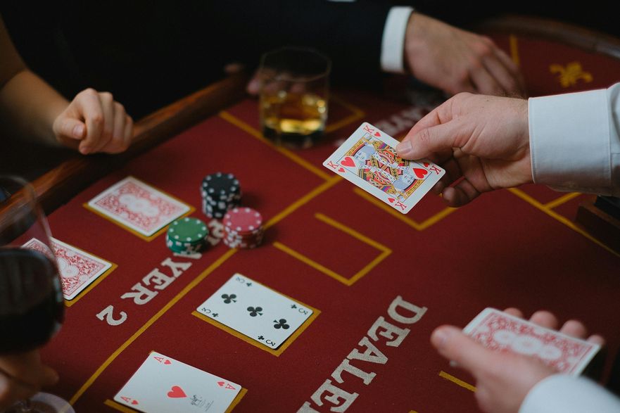 Wie Online-Casinos Unterhaltung und Risiko ausbalancieren